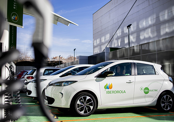 Foto Iberdrola y el Grupo BNP Paribas revolucionan el mercado del renting con un acuerdo para impulsar la movilidad sostenible en España.